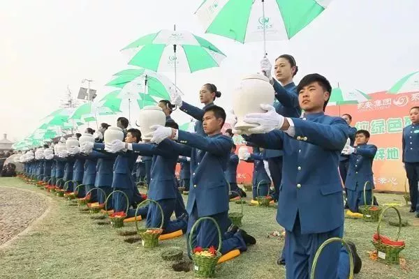 廣東這些大學(xué)專業(yè)號(hào)稱“調(diào)劑接收大戶”(圖32)
